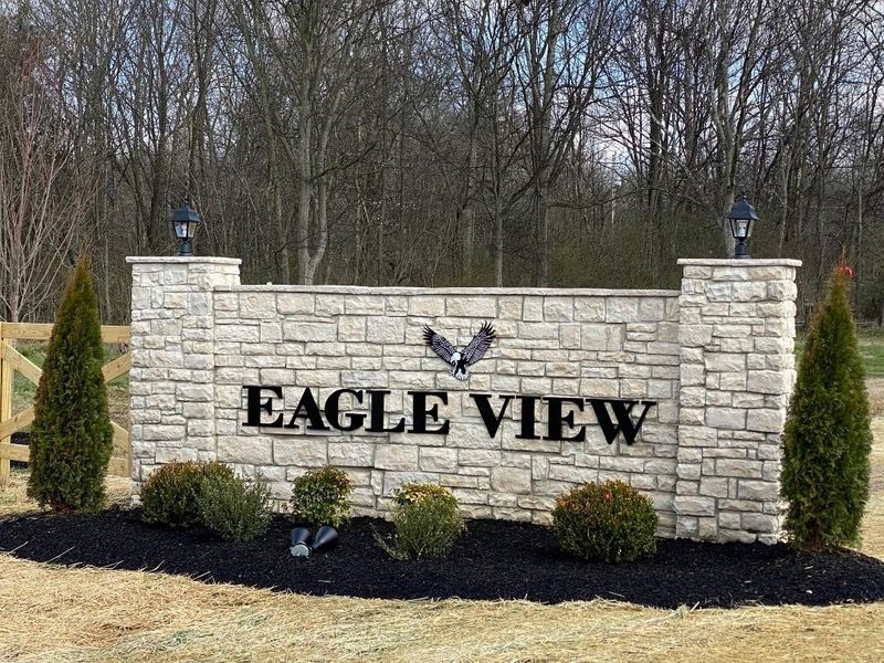 2015 Eagle View Rd S, Hendersonville, TN 37075