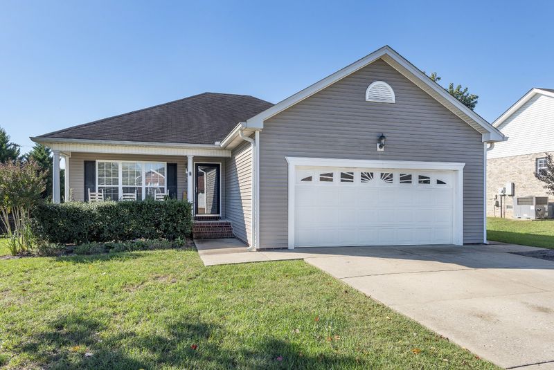 216 Hedgeway Ct, Gallatin, TN 37066