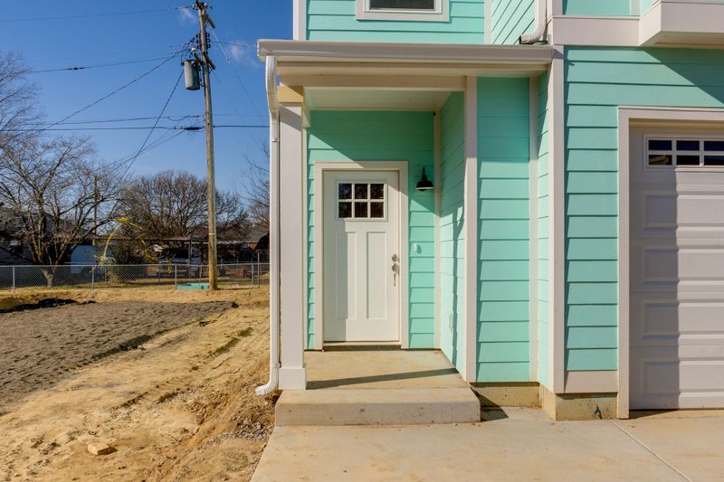 1006 9th St #1, Old Hickory, TN 37138