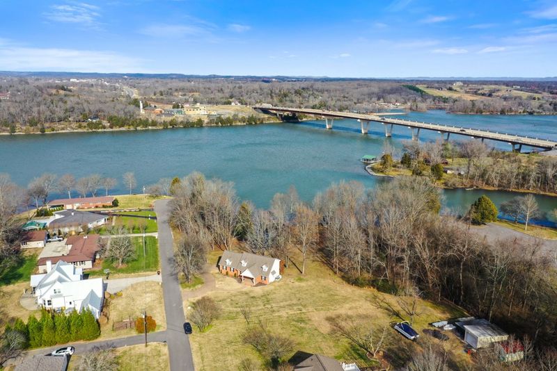 111 Lake Dr, Lebanon, TN 37087