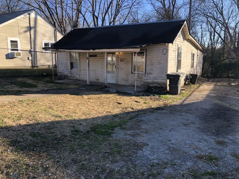 314 E 18th St, Columbia, TN 38401