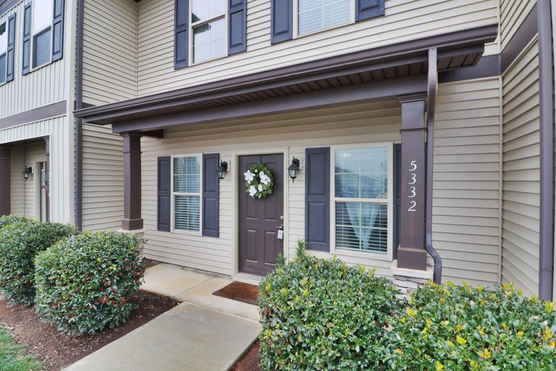 5332 Perlou Ln, Murfreesboro, TN 37128