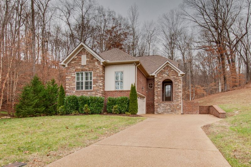 7204 Natchez Pointe Dr, Nashville, TN 37221