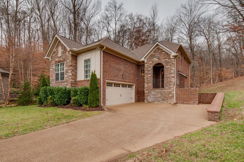 7204 Natchez Pointe Dr, Nashville, TN 37221