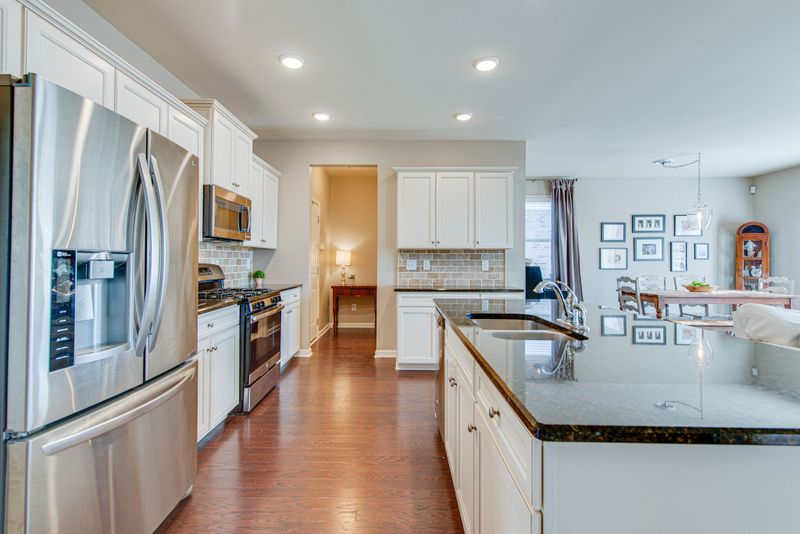 5810 Napa Valley Dr, Smyrna, TN 37167