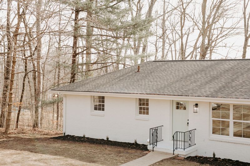 202 Bellwood Cir, Dickson, TN 37055