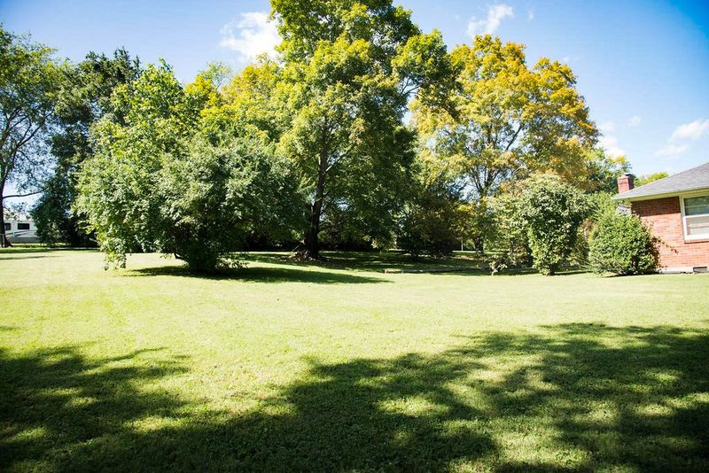 4008 Devonshire Dr, Nashville, TN 37207