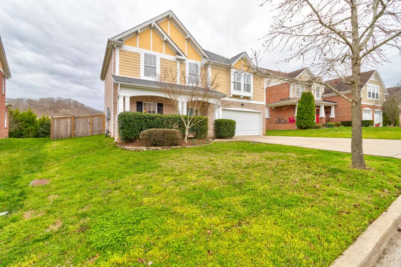 7712 Riverview Bend Dr, Nashville, TN 37221