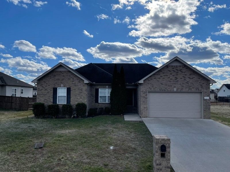 4833 Ark Ln, Murfreesboro, TN 37128