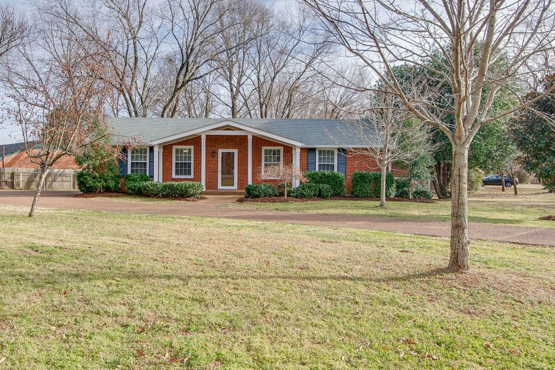 565 Elysian Fields Rd, Nashville, TN 37211