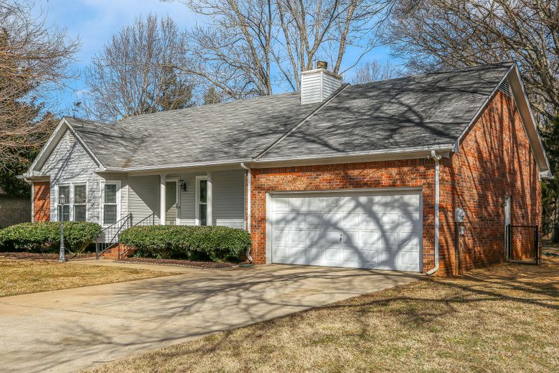 2414 Maybrook Ct, Murfreesboro, TN 37128