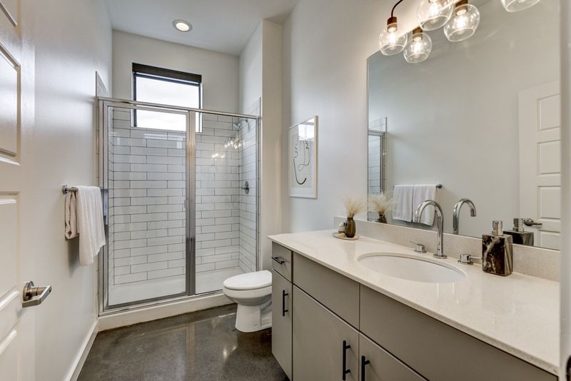 1002 Division St #304, Nashville, TN 37203