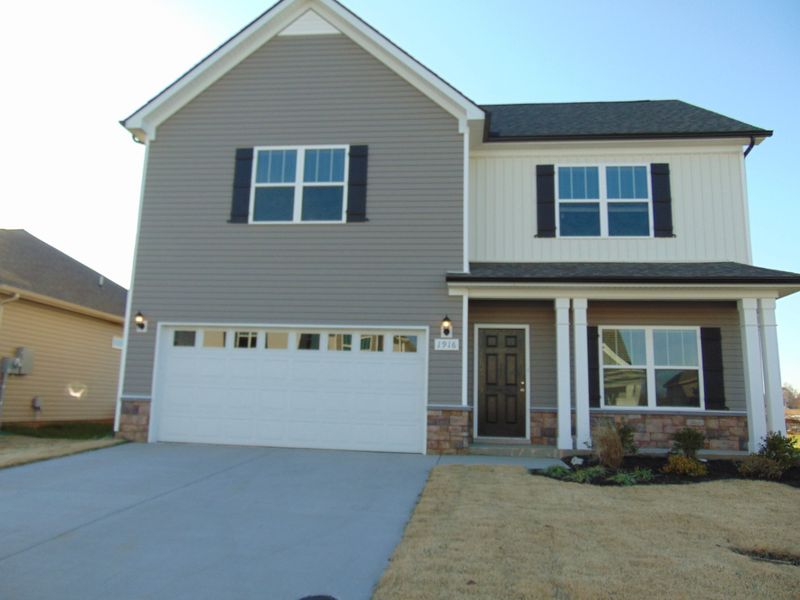 1906 Hacienda Ct, Murfreesboro, TN 37128