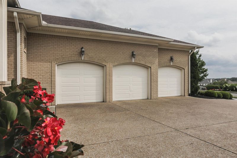 1110 Plantation Blvd, Gallatin, TN 37066