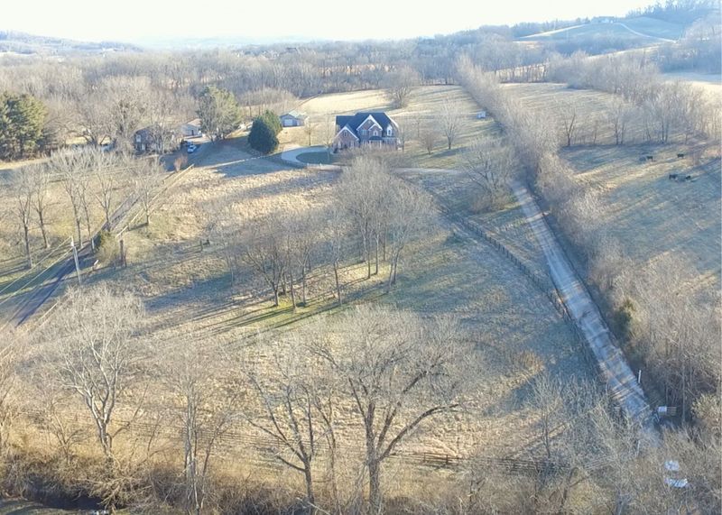 3699 Trousdale Ln, Columbia, TN 38401