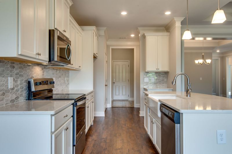 634 Castle Rd, Mount Juliet, TN 37122
