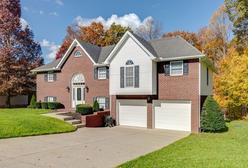 7211 Sir William Dr, Fairview, TN 37062