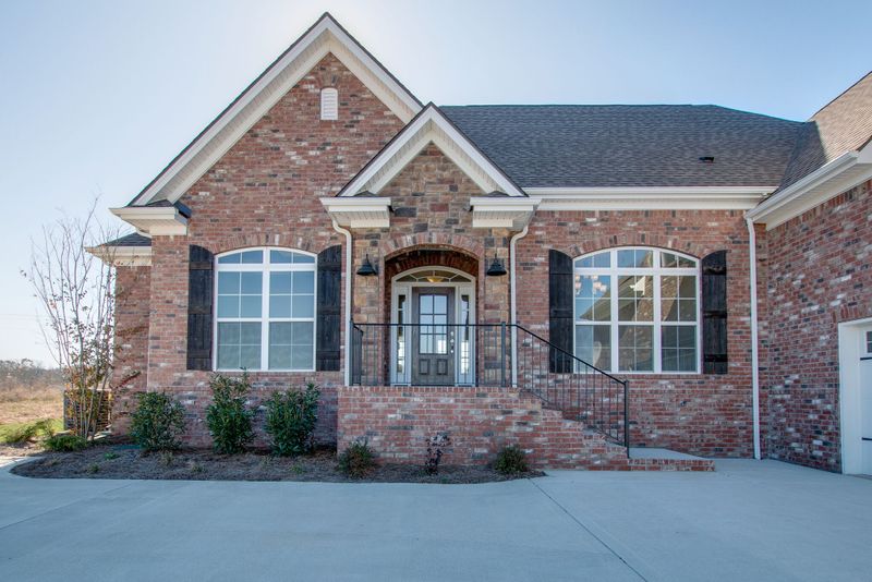 1212 Clarendon Ave N, Murfreesboro, TN 37128