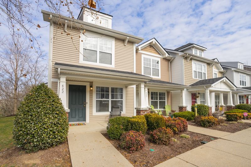 422 Shadow Glen Dr, Nashville, TN 37211
