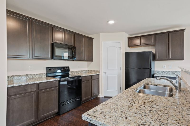 411 Bronson Dr, La Vergne, TN 37086