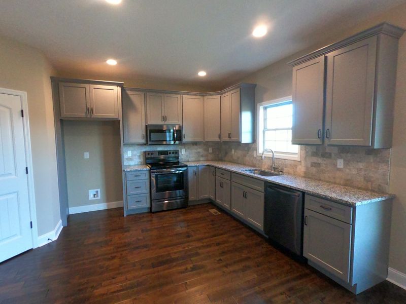 1181 Payne Rd, Portland, TN 37148