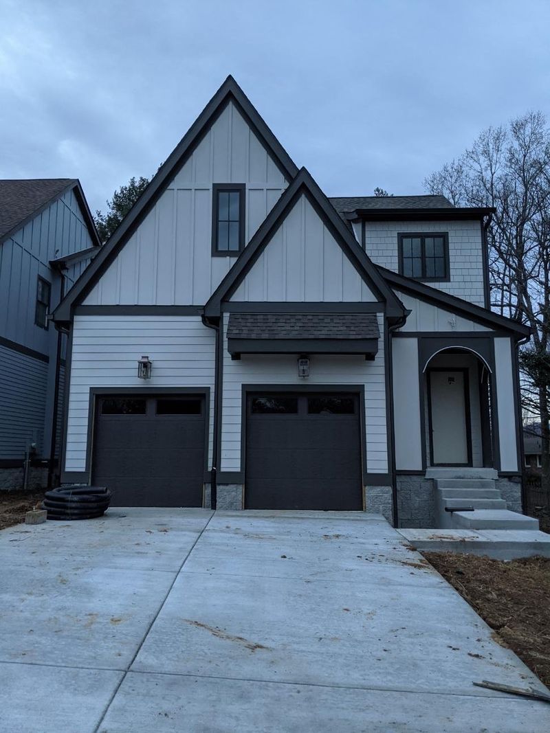 5405 Bradfield Dr, Nashville, TN 37220