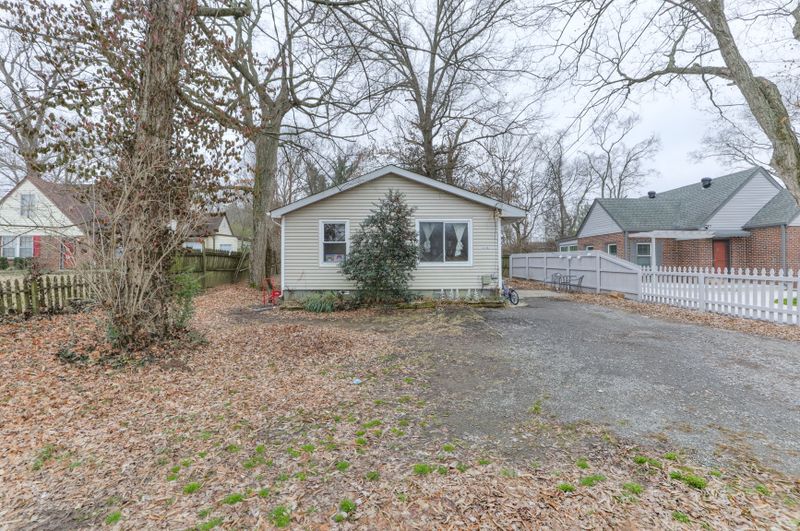 2210A Carter Ave, Nashville, TN 37206