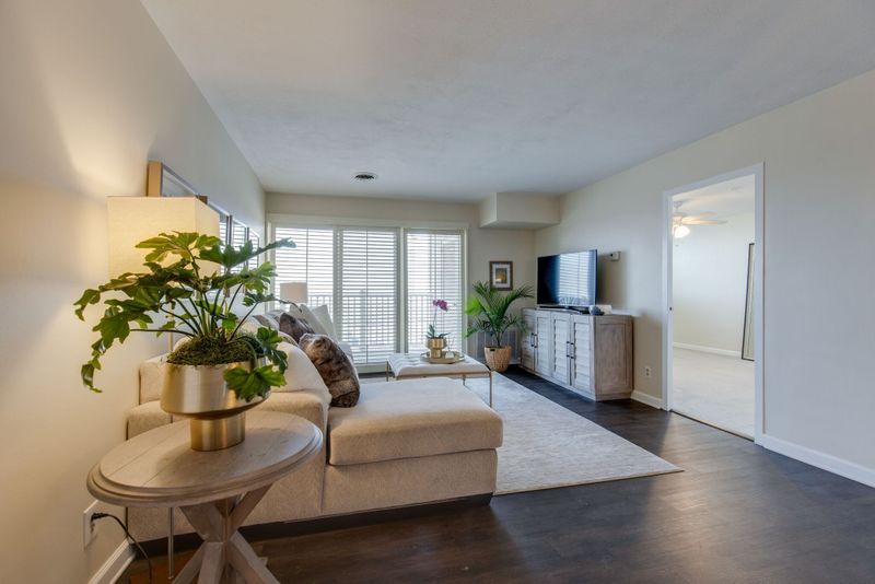 3415 West End Ave #1010, Nashville, TN 37203
