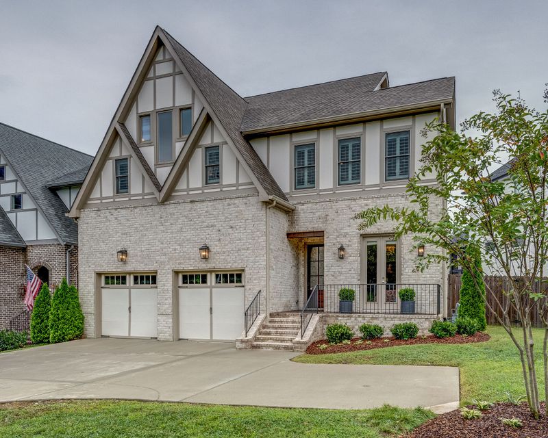 2026A Overhill Dr, Nashville, TN 37215