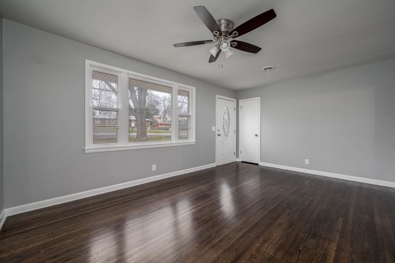 911 Shauna Dr, Nashville, TN 37214