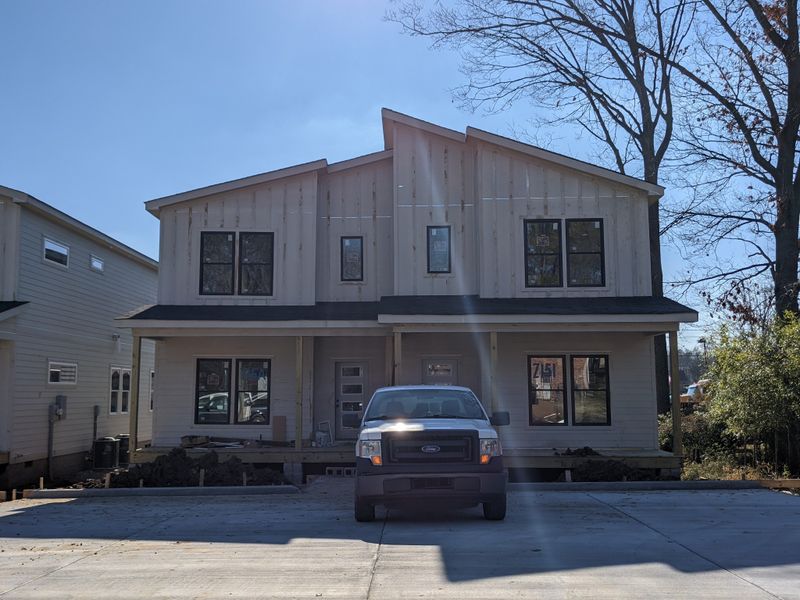 215 Eisenhower Dr #B, Nashville, TN 37211