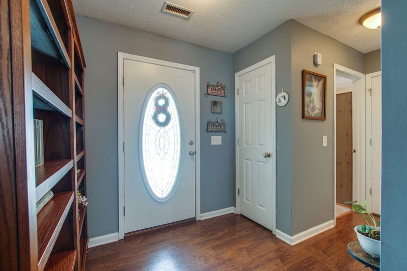 320 Brandywine Ln, Springfield, TN 37172