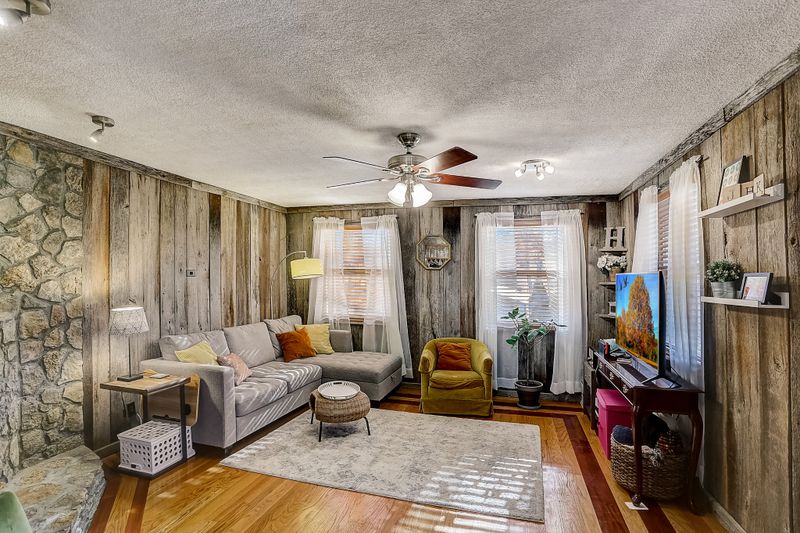 3916 W Valley Dr, Nashville, TN 37211