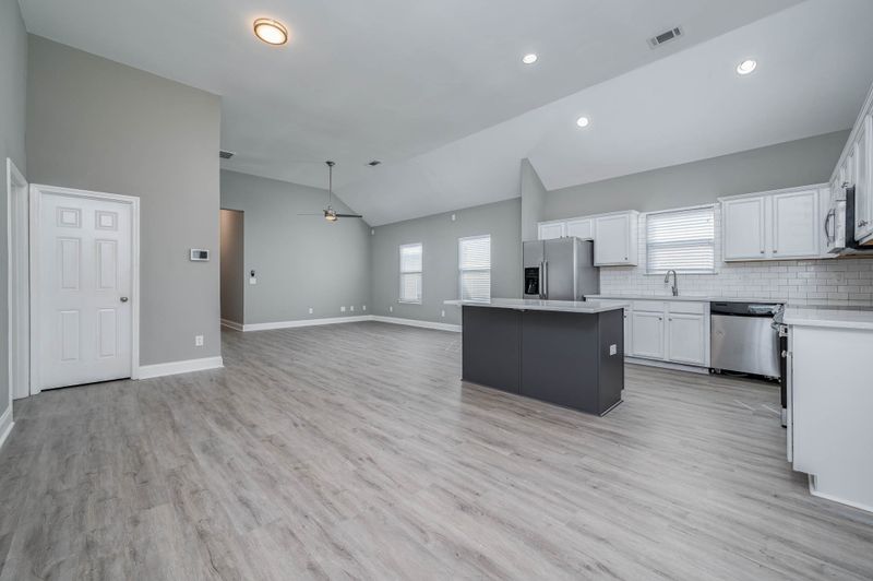 1500 Bending River Dr, Nashville, TN 37221
