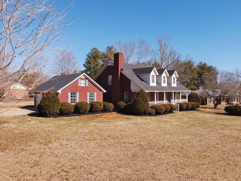 2328 Foxcroft Rd, Murfreesboro, TN 37128