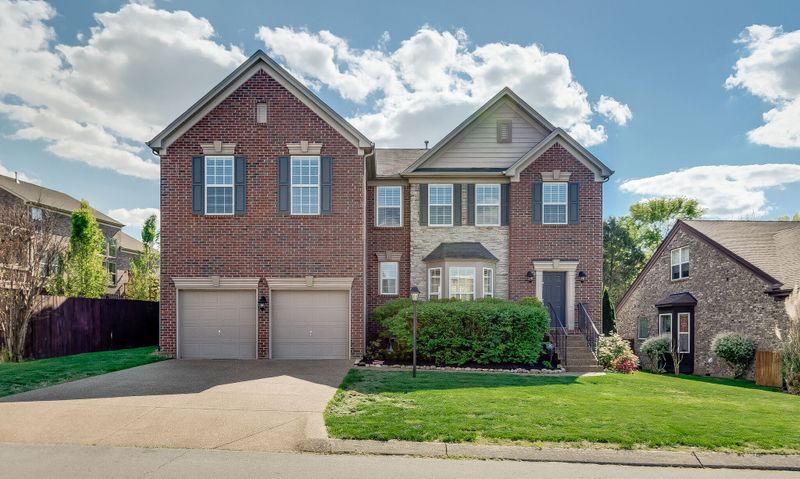 256 Cobblestone Ldg, Mount Juliet, TN 37122