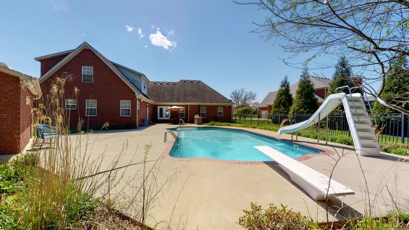 2359 Garrison Cv, Murfreesboro, TN 37130