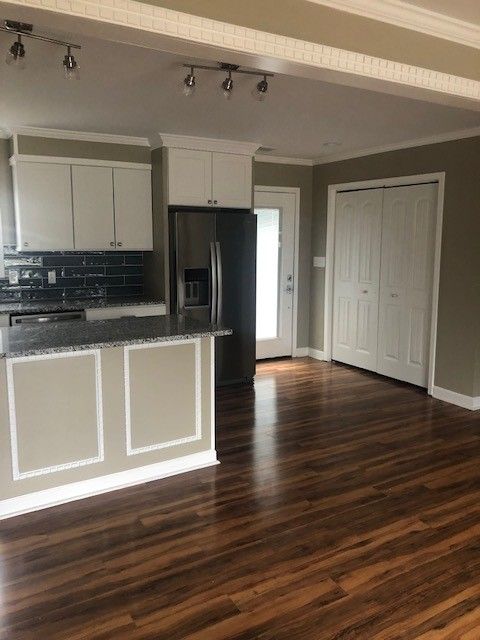 704 E End St E, Columbia, TN 38401
