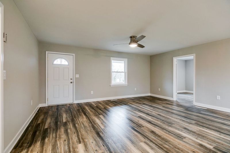 211 Lee Dr, Columbia, TN 38401