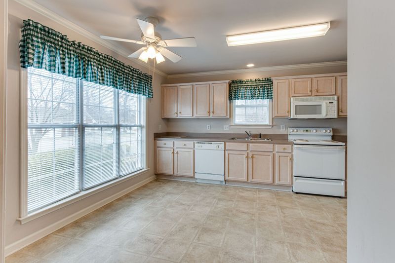 728 Forest Glen Cir, Murfreesboro, TN 37128
