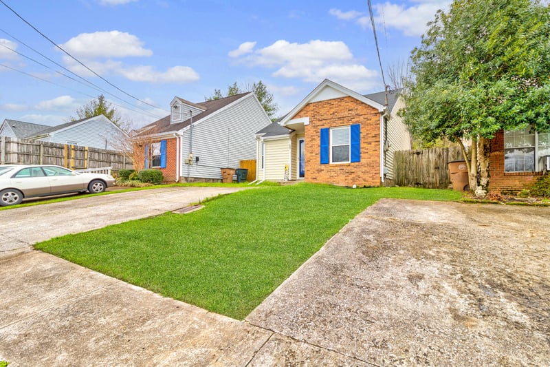 207 White Oak Ct, Nashville, TN 37216