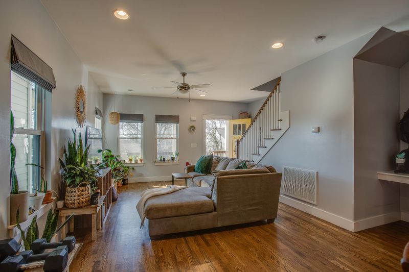 933A Thomas Ave, Nashville, TN 37216