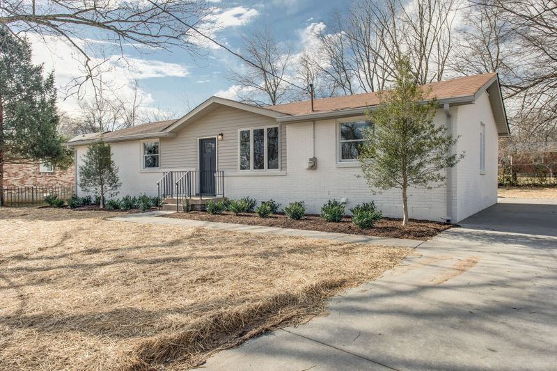 4055 Ames Dr, Nashville, TN 37218