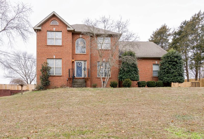 1002 Brandon Ct, Mount Juliet, TN 37122