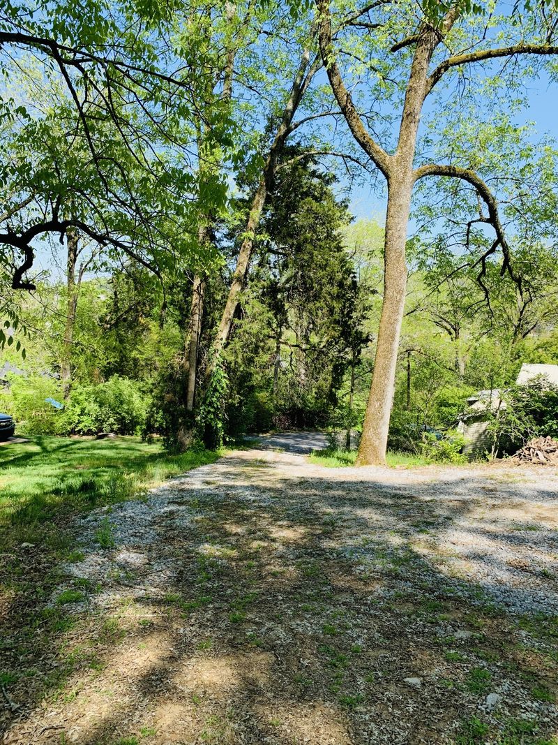 7455 Sawyer Brown Rd, Nashville, TN 37209