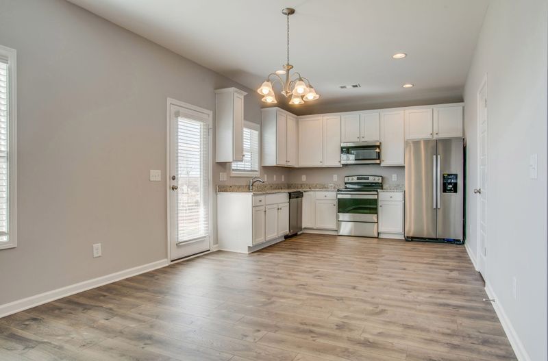 8029 Forest Hills Dr, Spring Hill, TN 37174