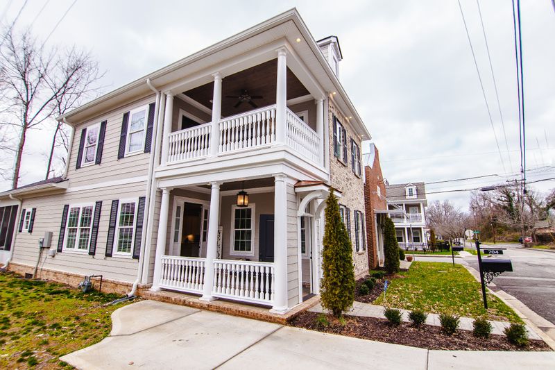 704 E Vine St E, Murfreesboro, TN 37130
