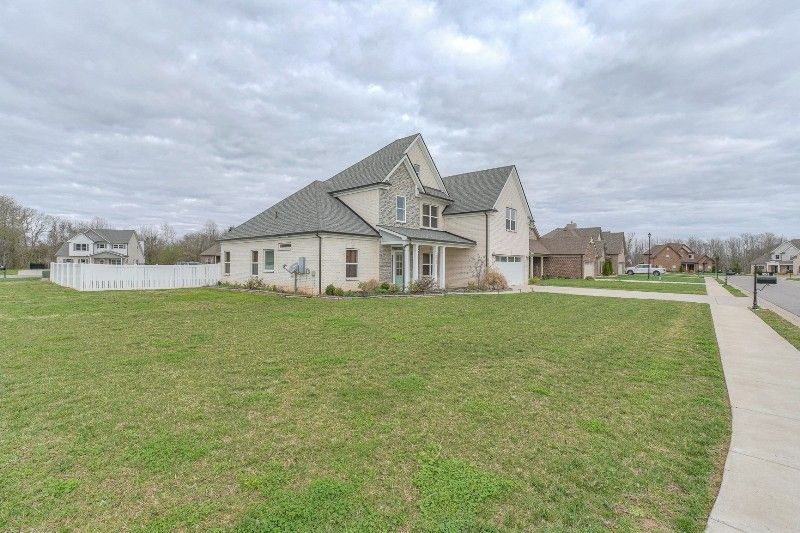5213 Robert James Dr, Murfreesboro, TN 37129
