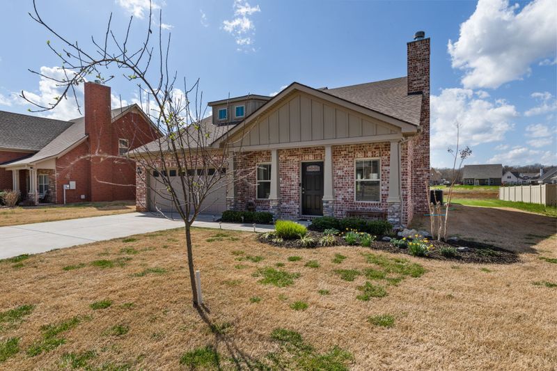 5111 Lady Thatcher Dr, Murfreesboro, TN 37129