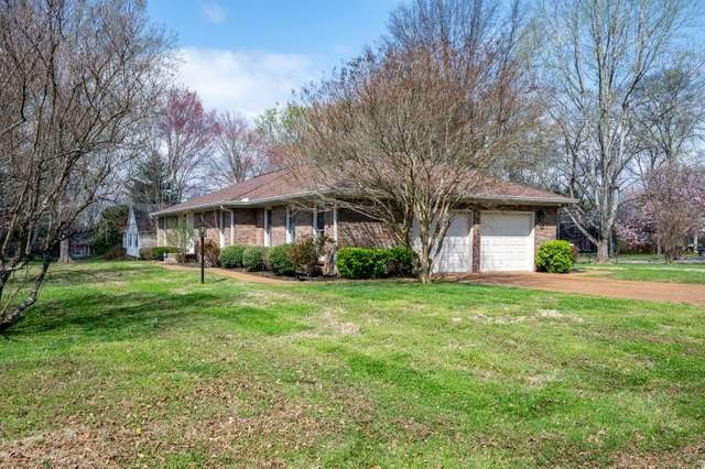2145 Fox Hill Dr, Murfreesboro, TN 37130